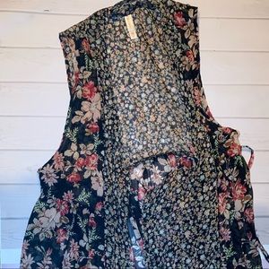 Flowy floral duster/vest